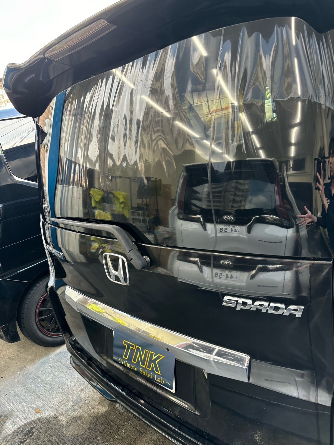 ホンダステップワゴンのガラス交換 | Blog | 大阪 車 ガラス交換 TNK