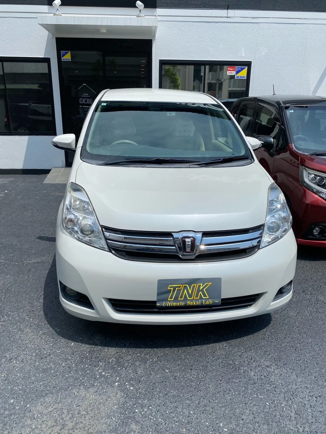 フロントガラス交換でご来店して頂きました!アイシス